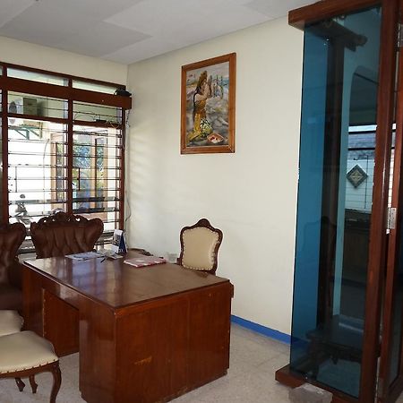 Manggo Home Sleman  Buitenkant foto