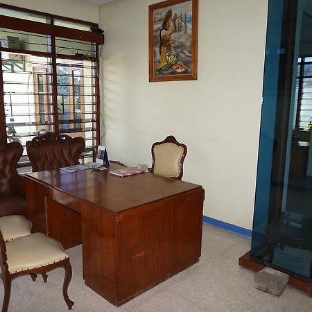 Manggo Home Sleman  Buitenkant foto