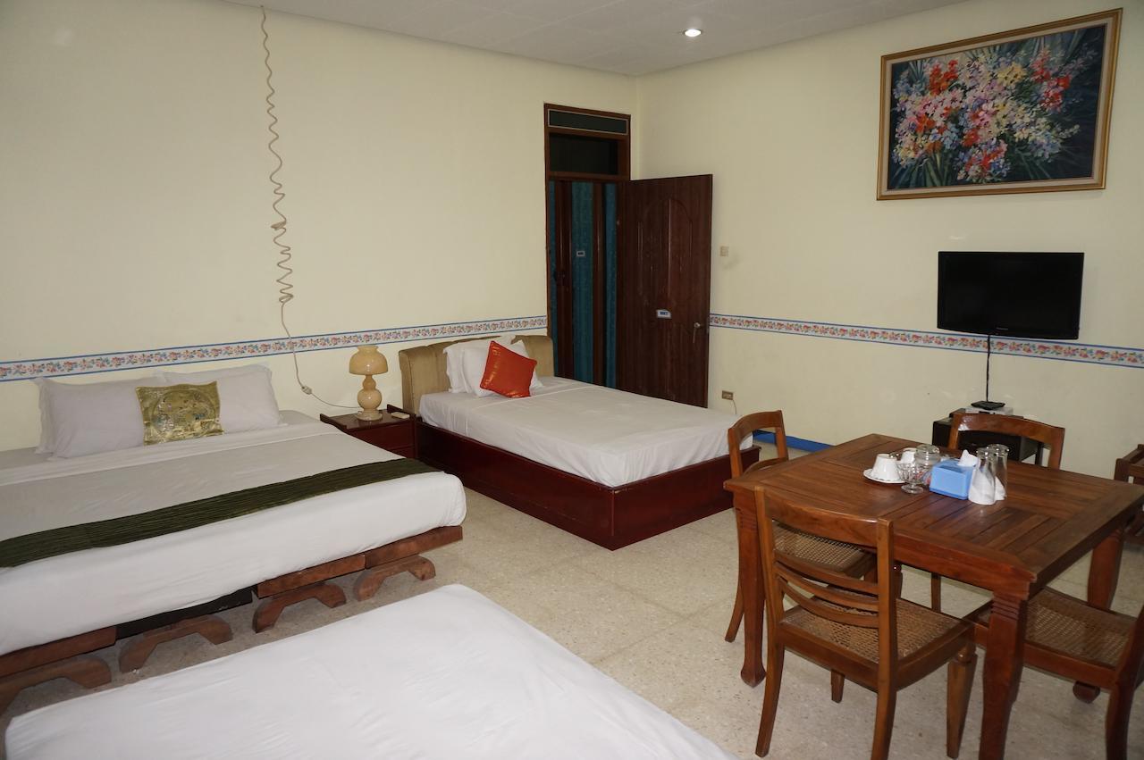 Manggo Home Sleman  Buitenkant foto