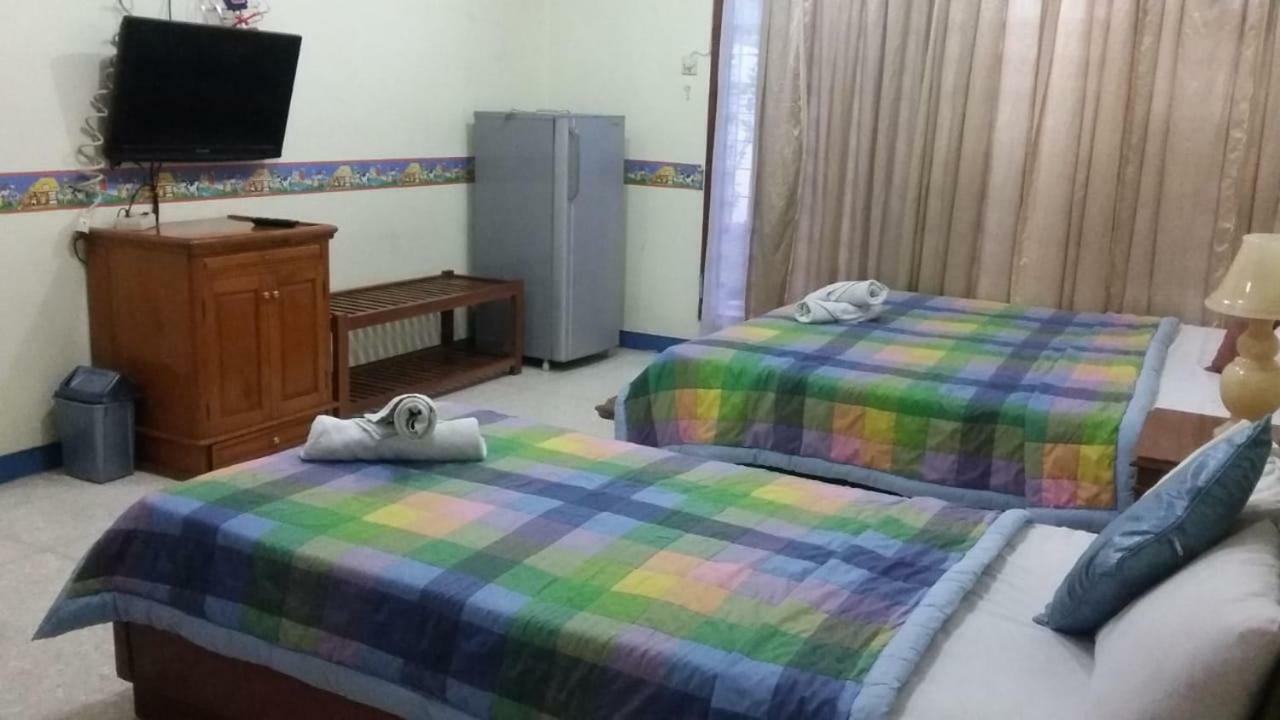 Manggo Home Sleman  Buitenkant foto